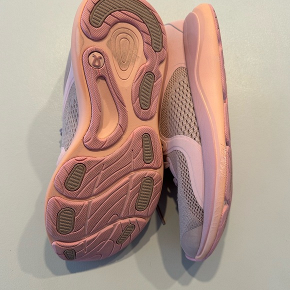 Lululemon Chargefeel Low Womens Workout Shoes - Picture 8 of 8